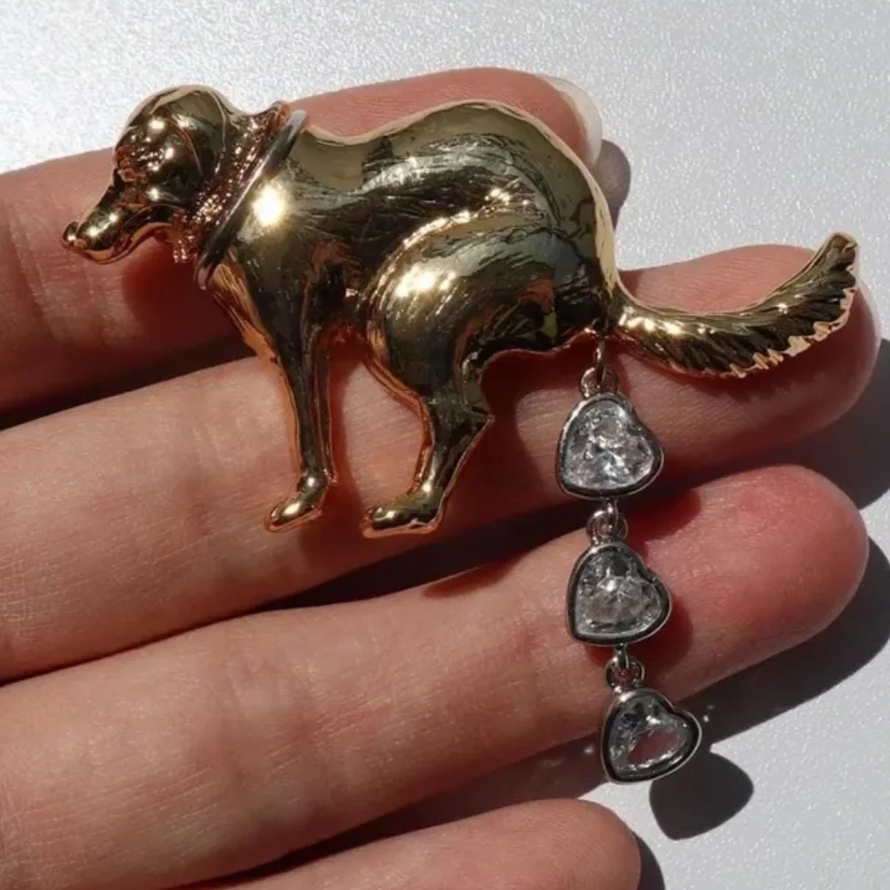 Pooping Gold Dog Brooch - Picture 10 of 14